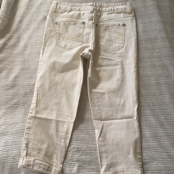 Cream Beige Capris - Picture 2 of 4